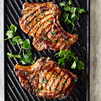 Broiled Pork Chops seasoned with homemade Creole spice mix, absolutely delightful. Done in just 10 minutes and taste like the they just came off a grill. | ifoodblogger.com