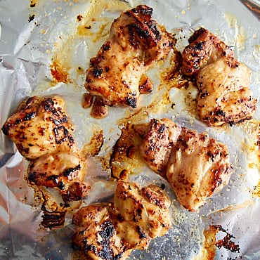 Broiled Chicken Thighs, taste like grilled, tasty and juicy, ready in under 10 minutes. | ifoodblogger.com