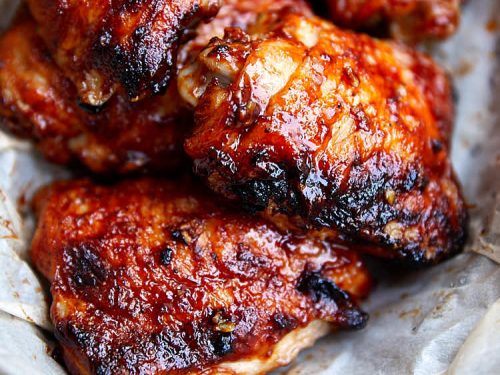 https://cravingtasty.com/wp-content/uploads/2018/11/Baked-bbq-chicken-thighs-recipe-750-500x375.jpg