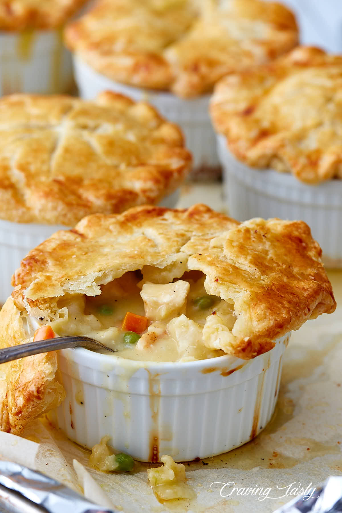 This is the ultimate homemade chicken pot pie recipe. The ingredients and the process are simple. Follow them and you will get one of the tastier pies ever. | ifoodblogger.com